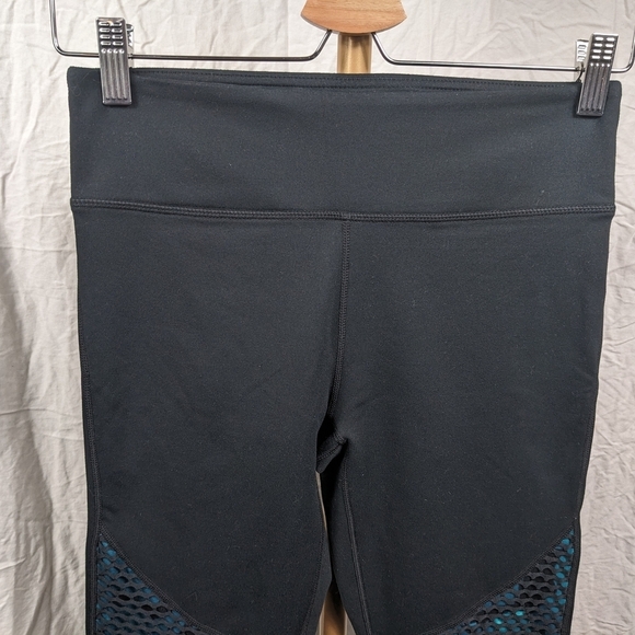 Fabletics Clover Black Mesh Panel Leggings Sz S - Picture 5 of 7
